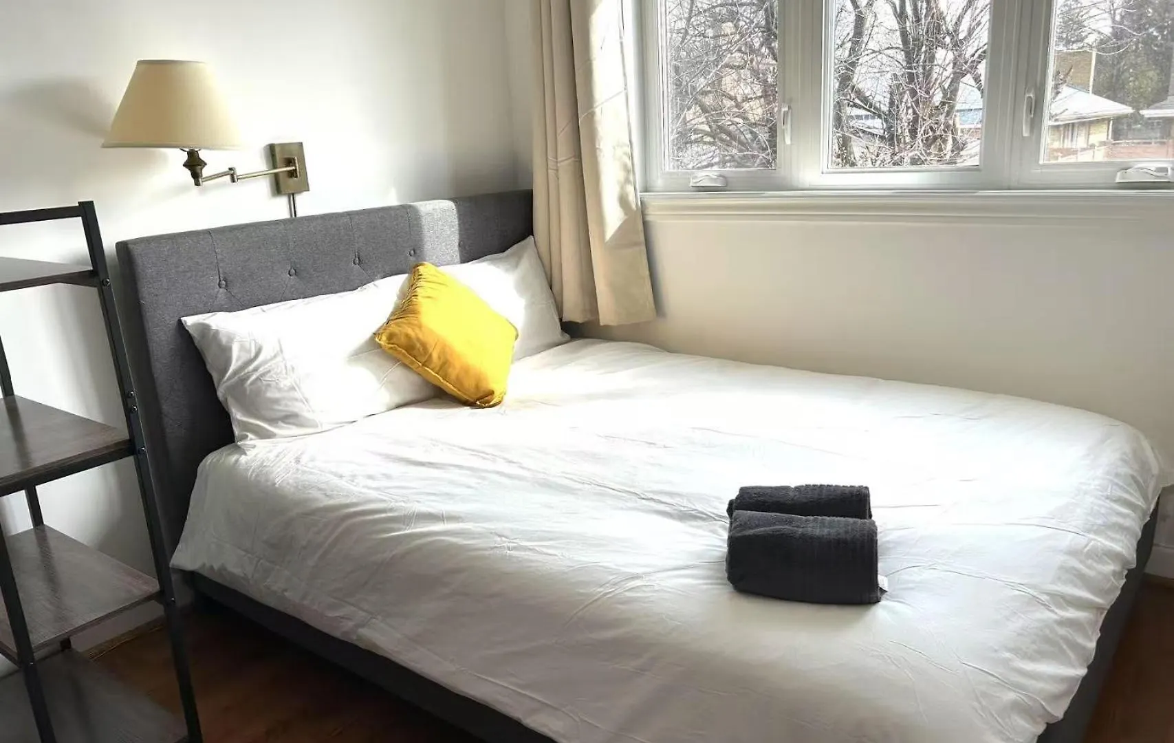 Comfortable Stay Room Close To Lawrence Ave E Restaurants And Markets Toronto Canada