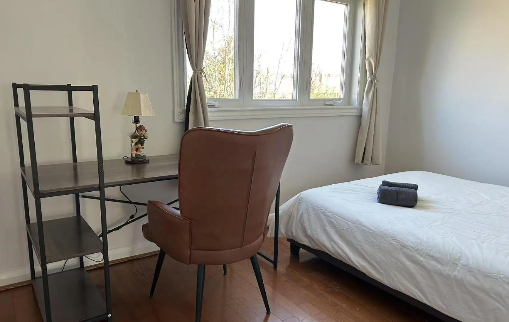 Comfortable Stay Room Close To Lawrence Ave E Restaurants And Markets Toronto